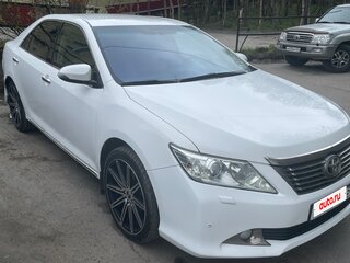 2013 Toyota Camry VII (XV50), белый, 1900000 рублей, вид 2