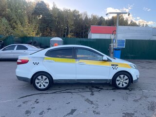 2014 Kia Rio III, белый, 580000 рублей, вид 3
