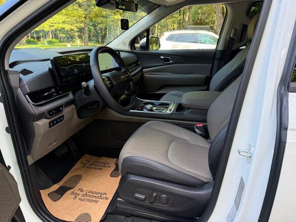 2025 Kia Carnival IV Рестайлинг, белый, 5800000 рублей - вид 15