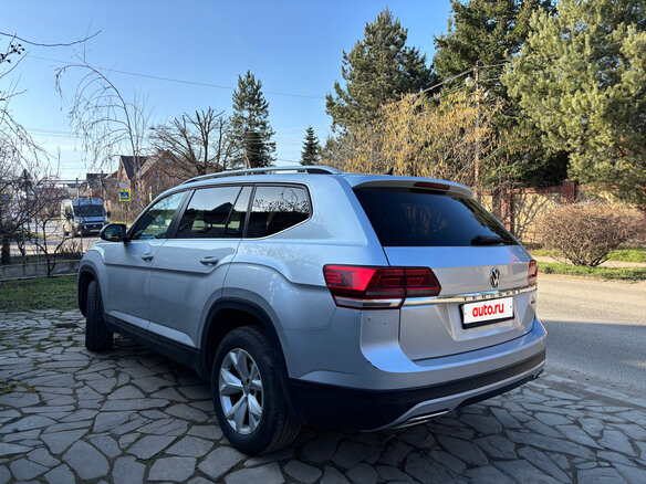 2018 Volkswagen Teramont I, серебристый, 3100000 рублей - вид 4