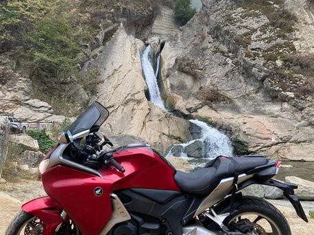 2010 Honda VFR 1200, пурпурный, 500000 рублей, вид 1