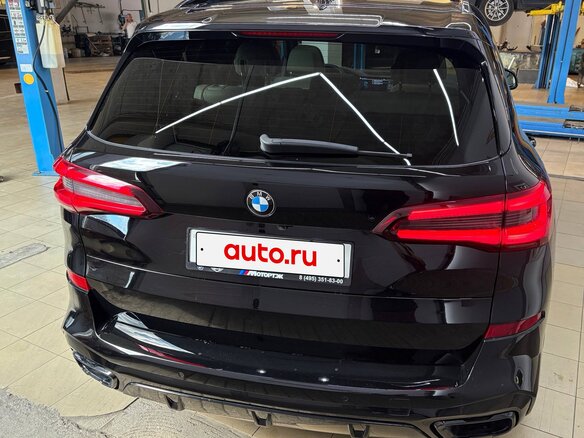 2020 BMW X5 45e IV (G05/G18), чёрный, 6850000 рублей - вид 2