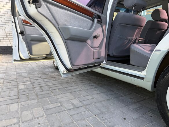 1994 Mercedes-Benz E-Класс 220 I (W124), белый, 1700000 рублей - вид 29