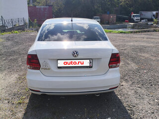 2016 Volkswagen Polo V Рестайлинг, белый, 900000 рублей, вид 4