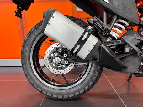 2023 KTM 390 Adventure, чёрный, 669000 рублей, вид 2