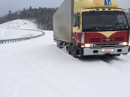 1995 Nissan Diesel, красный, 2300000 рублей, вид 1
