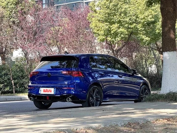 2023 Volkswagen Golf VIII, синий - вид 6