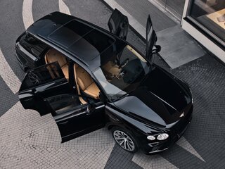 2025 Bentley Bentayga I Рестайлинг, чёрный, 40500000 рублей, вид 4