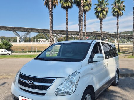 2013 Hyundai Grand Starex I, белый, 1950000 рублей, вид 2