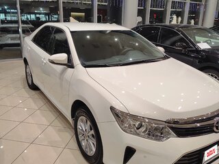 2016 Toyota Camry VII (XV50) Рестайлинг, белый, 2300000 рублей, вид 1