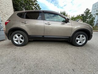 2013 Nissan Qashqai I Рестайлинг, коричневый, 1080000 рублей, вид 3