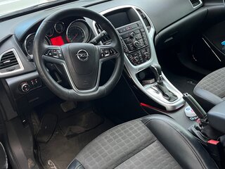 2013 Opel Astra GTC J Рестайлинг, чёрный, 1000000 рублей, вид 3