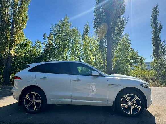 2016 Jaguar F-Pace I, белый, 3000000 рублей - вид 3