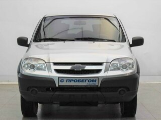 2019 Chevrolet Niva I Рестайлинг, серебристый, 755000 рублей, вид 2