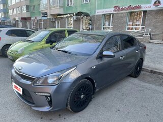 2017 Kia Rio IV, серый, 850000 рублей, вид 3
