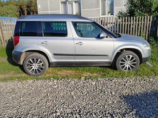 2013 Skoda Yeti I, серебристый, 950000 рублей, вид 3