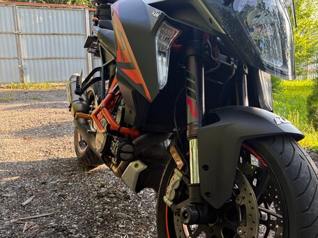 2017 KTM 1290 Super Duke GT, серый, 810000 рублей, вид 2