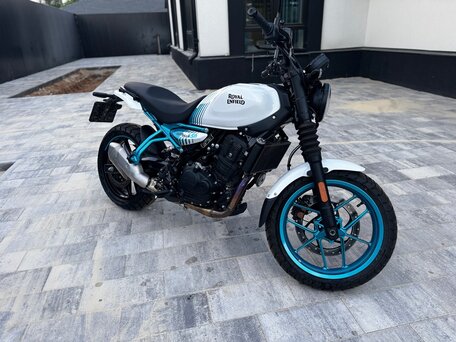 2025 Royal Enfield Guerrilla 450, белый, 465000 рублей, вид 3