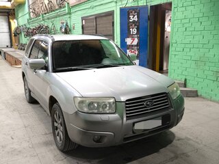 2006 Subaru Forester II Рестайлинг, серебристый, 750000 рублей, вид 3