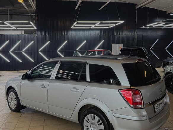 2011 Opel Astra H Рестайлинг, серебристый, 680000 рублей - вид 4