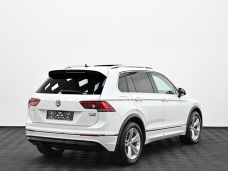 2018 Volkswagen Tiguan II, белый, 2115000 рублей, вид 4