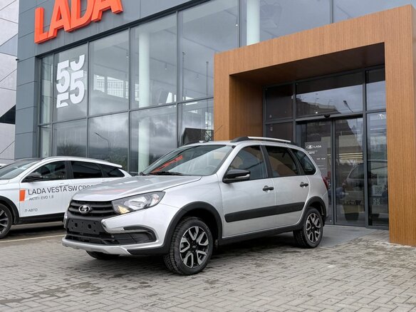2026 Lada (ВАЗ) Granta Cross I Рестайлинг, серебристый, 1251000 рублей