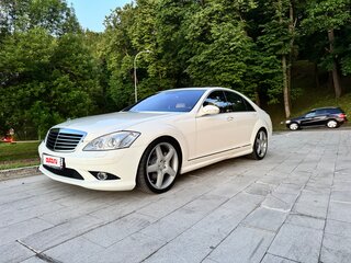 2008 Mercedes-Benz S-Класс 500 V (W221), белый, 2100000 рублей, вид 1
