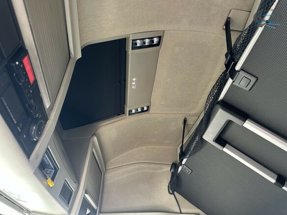 2021 Volvo FH 540, синий, 9300000 рублей - вид 24