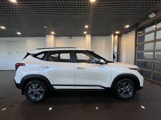 2025 Kia Seltos I Рестайлинг, белый, 2735000 рублей, вид 2