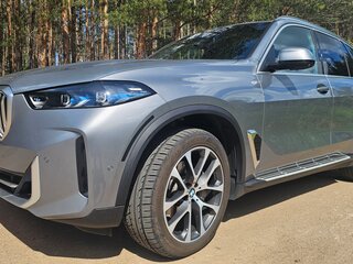 2023 BMW X5 40i IV (G05/G18) Рестайлинг, серый, 5540400 рублей, вид 3