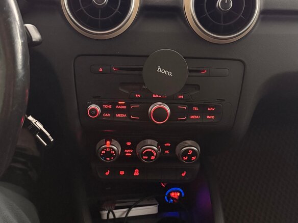 2011 Audi A1 I (8X), коричневый, 900000 рублей - вид 16