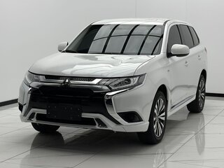 2022 Mitsubishi Outlander III Рестайлинг 3, белый, 1900000 рублей, вид 1