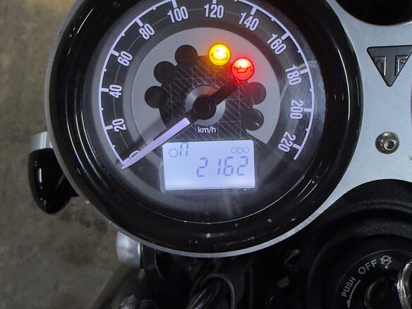 2020 Triumph Speed Twin, чёрный, 1100000 рублей - вид 10