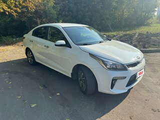2017 Kia Rio IV, белый, 1400000 рублей, вид 3