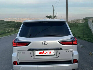 2018 Lexus LX 570 III Рестайлинг 2, белый, 7300000 рублей, вид 4