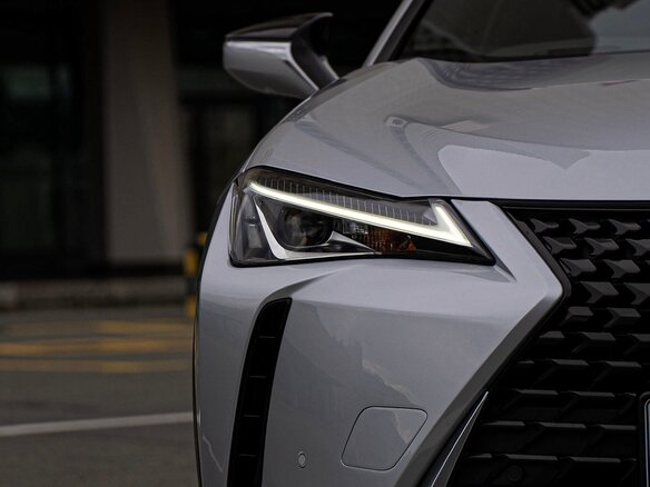 2020 Lexus UX 260h I, серебристый, 3000000 рублей - вид 11