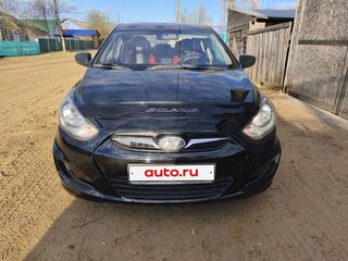 2013 Hyundai Solaris I, чёрный, 599999 рублей, вид 4