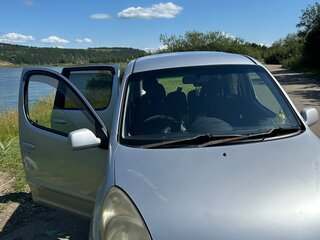 2004 Toyota FunCargo, серебристый, 550000 рублей, вид 2