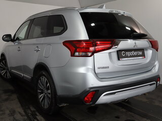 2019 Mitsubishi Outlander III Рестайлинг 3, серебристый, 1699000 рублей, вид 4