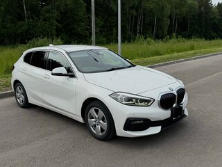 2019 BMW 1 серии 118i III (F40), белый, 2240000 рублей, вид 1