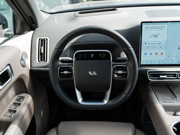 2025 Li Auto (Lixiang) L9 52.3 kWh I Рестайлинг, чёрный - вид 13