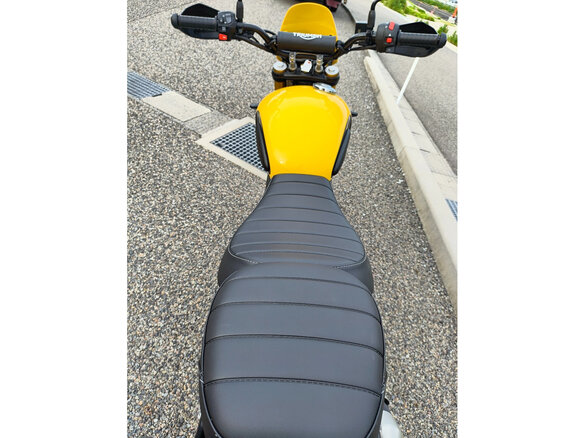 2024 Triumph Scrambler, жёлтый, 800000 рублей - вид 5