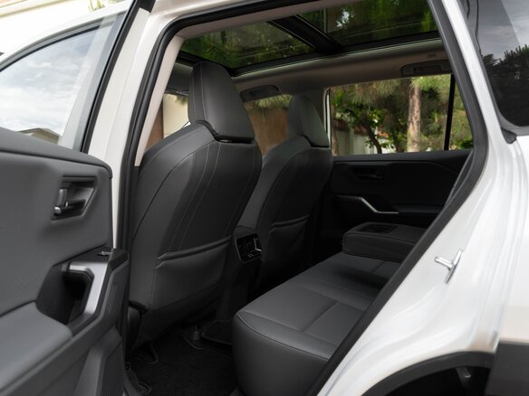 2026 Toyota RAV4 VI (XA60), белый - вид 20