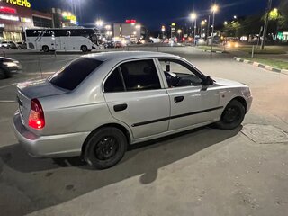 2004 Hyundai Accent ТагАЗ II, серебристый, 185000 рублей, вид 4