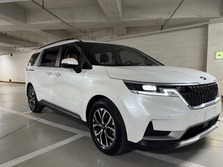 2021 Kia Carnival IV, белый, 3850000 рублей, вид 4