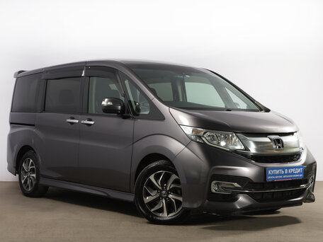 Honda Stepwgn V