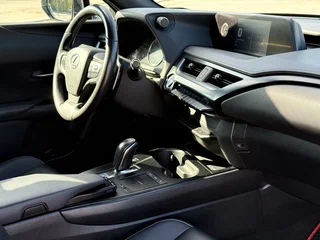 2021 Lexus UX 300e I, серый, 3150000 рублей, вид 5