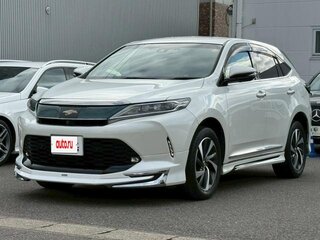 2019 Toyota Harrier III (XU60) Рестайлинг, белый, 2215000 рублей, вид 3