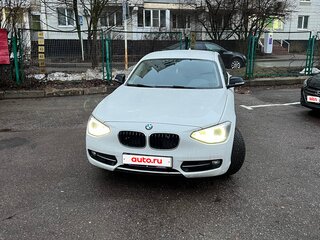 2011 BMW 1 серии 118i II (F20/F21), белый, 850000 рублей, вид 2