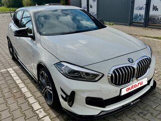 2021 BMW 1 серии 118i III (F40), белый, 2400000 рублей, вид 2